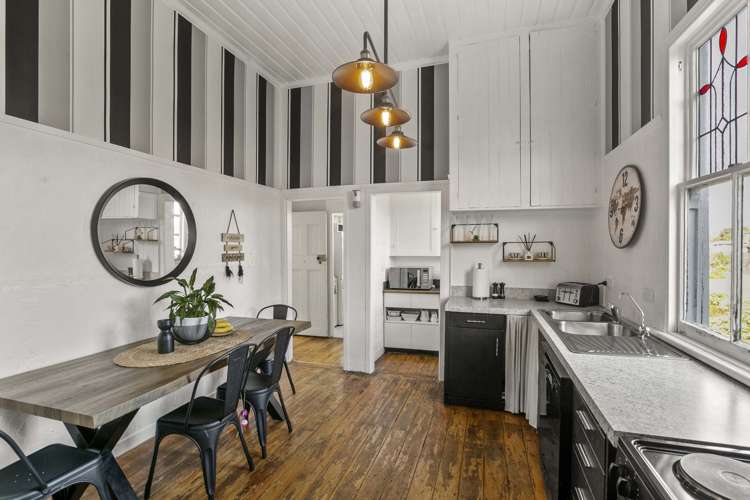 19 Harriet Place Whalers Gate_2