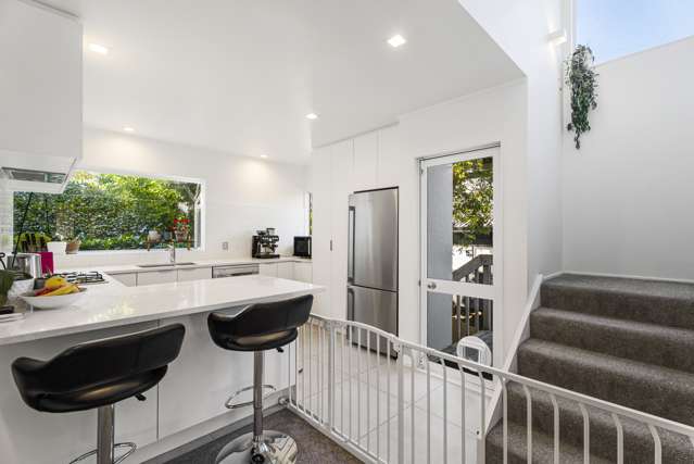 2/1 Valley Road Northcote_4