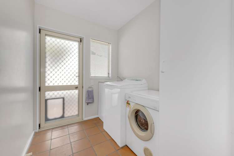 1/37 The Esplanade Eastern Beach_8