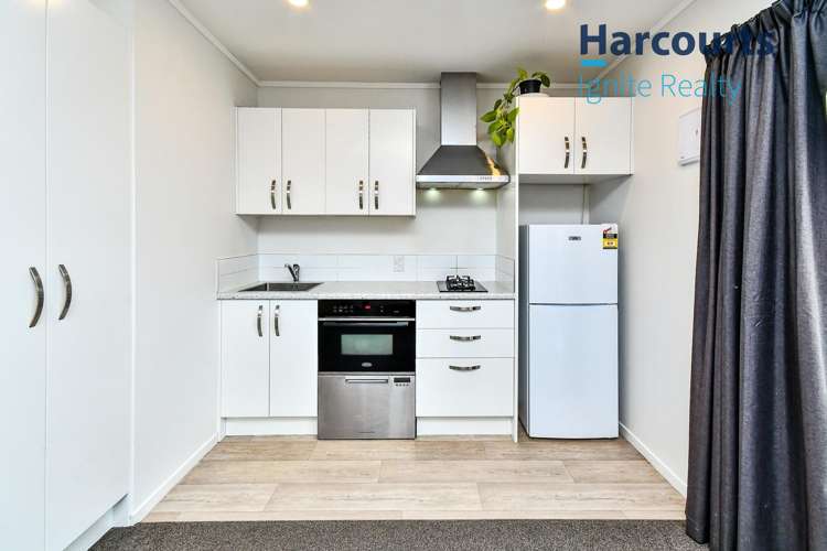 8 Booker Place Manurewa_16