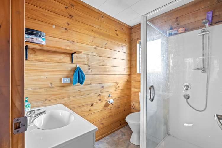 46 Easton Park Parade Glenfield_18