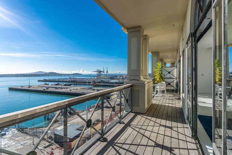 2 Queen Street Auckland Central_7