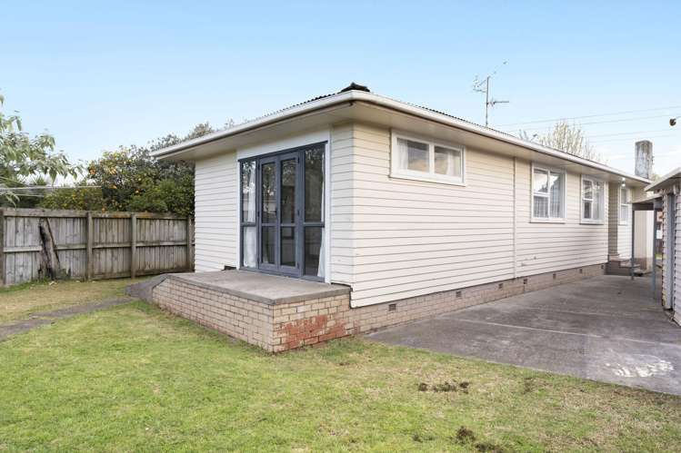39 Clayton Avenue Otara_27