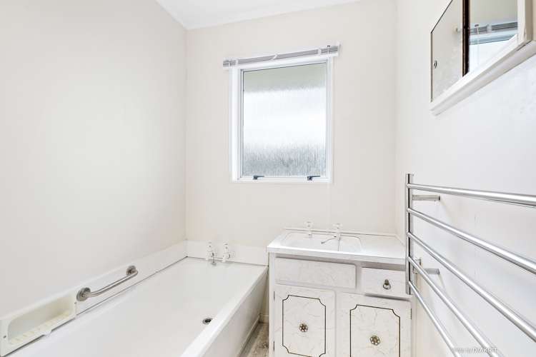 2 Cobar Close Maupuia_5