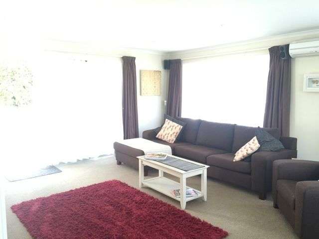 2 Carleton Place Toi Toi_3