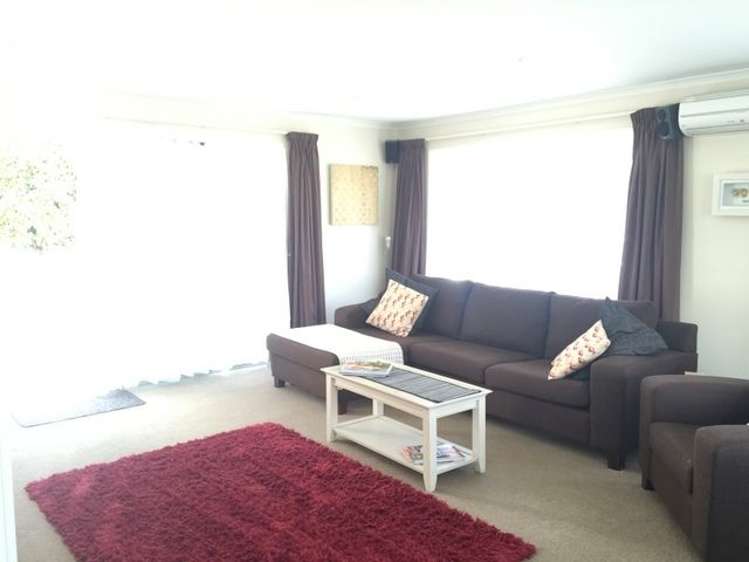 2 Carleton Place Toi Toi_3