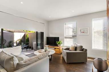 8/32 Dudley Road_4