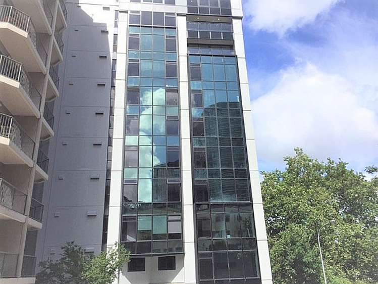 105/8 Whitaker Place City Centre_7