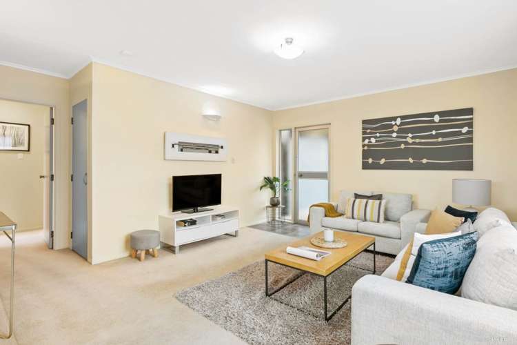 2/131 Landscape Road Mount Eden_5