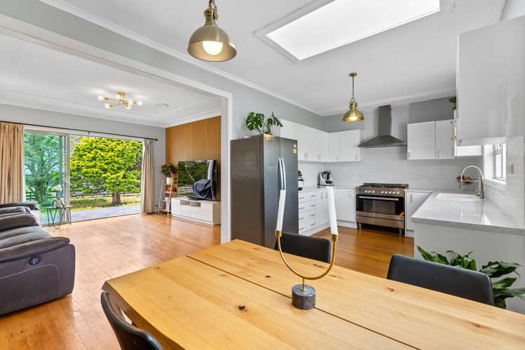 1835 Egmont Road Kaimiro_7