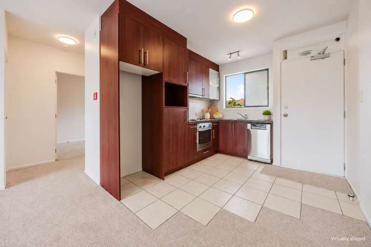 23/21 Armoy Drive_4
