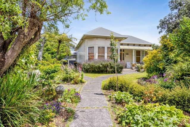 207 Egmont Street Patea_1