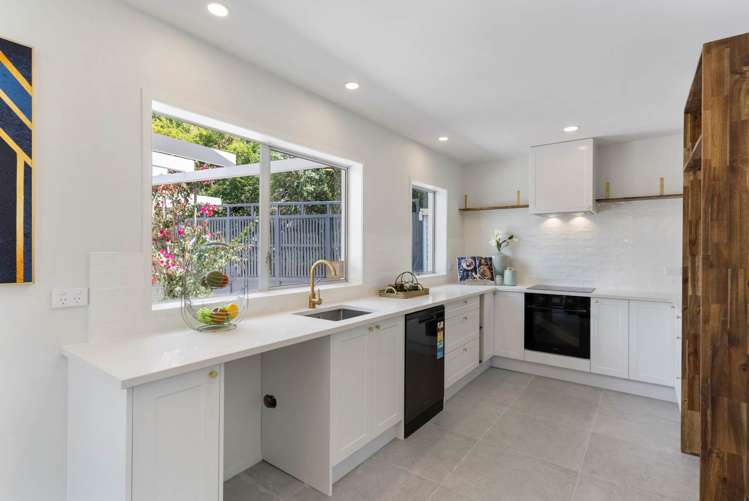 13 Dunraven Place Torbay_9