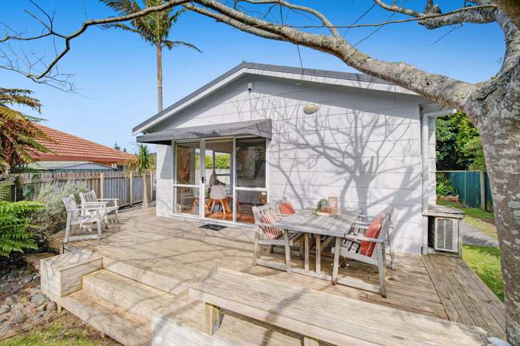 16 Ross Crescent Orewa_13