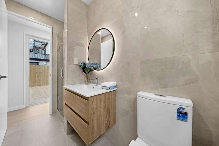 14 Ballyalton Cresent Flat Bush_15