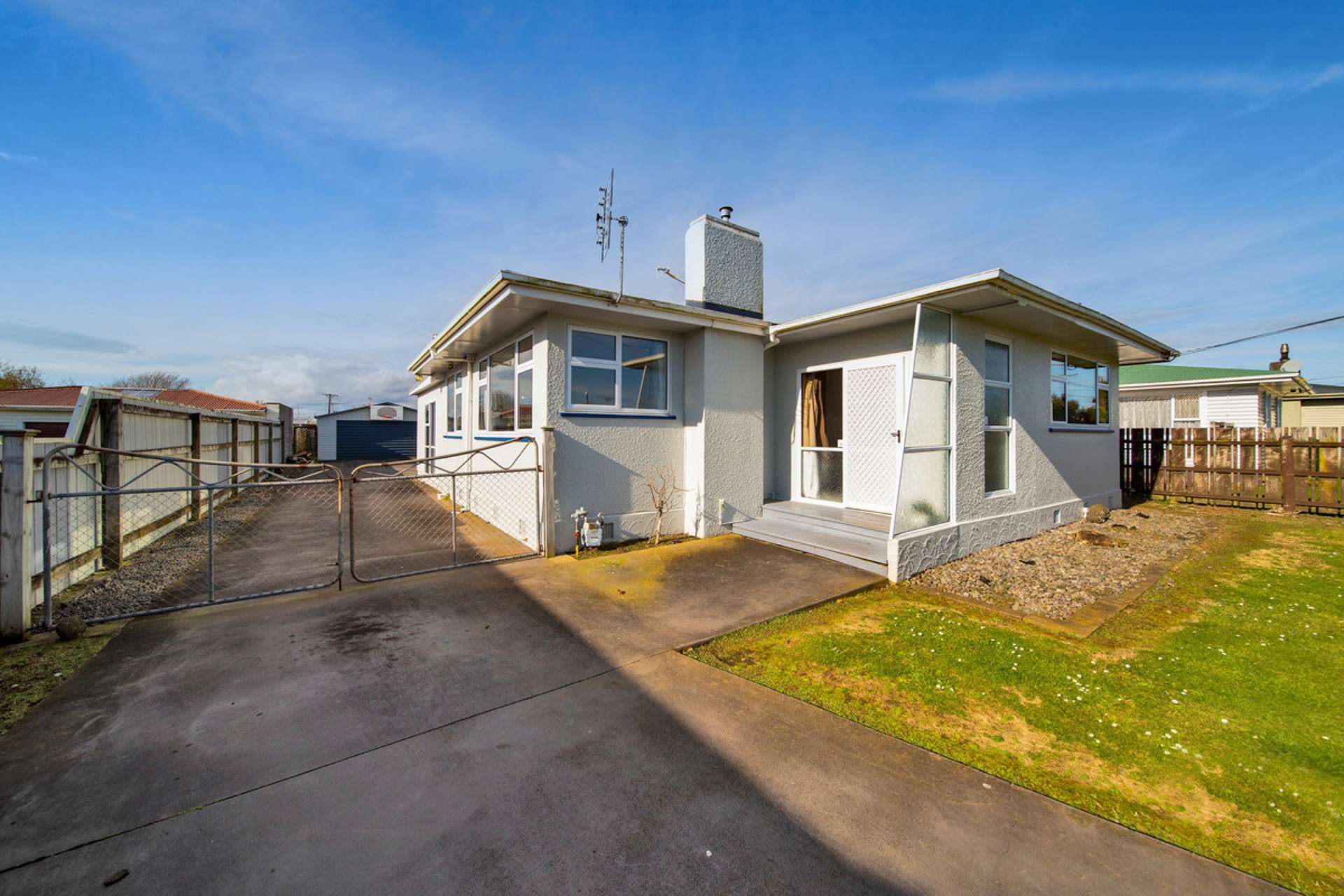 64 Reid Avenue Hawera_0