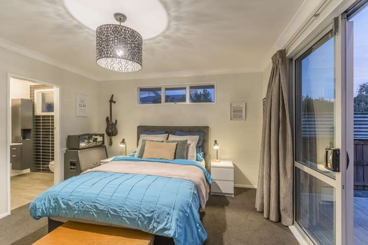 59 Alexander Road Raumati Beach_11