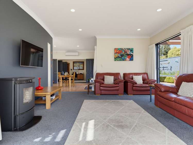 15 Edward Payton Grove Pukehangi_10