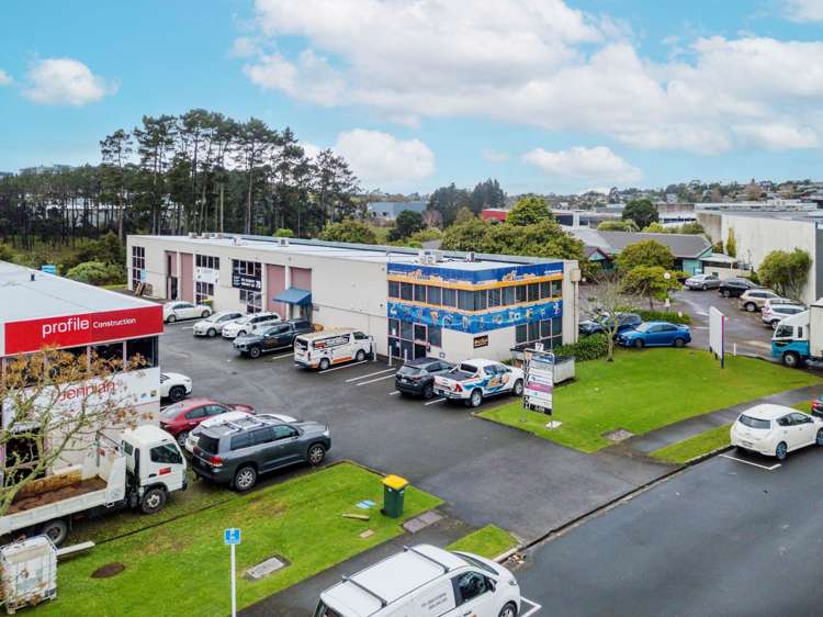 Unit A/7 Vega Place Mairangi Bay_12