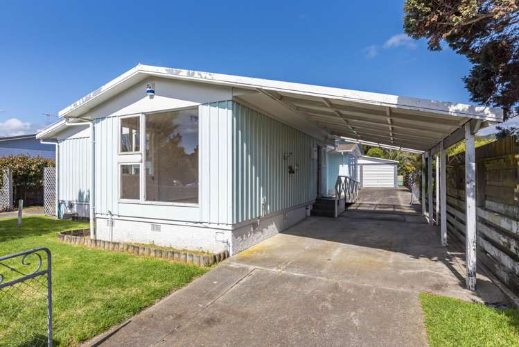 24 Makarini Street Paraparaumu_1