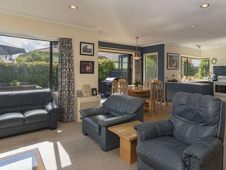 72 Kingsford Drive Stoke_4