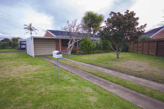 Private 2-Bedroom House on Ellerslie Border