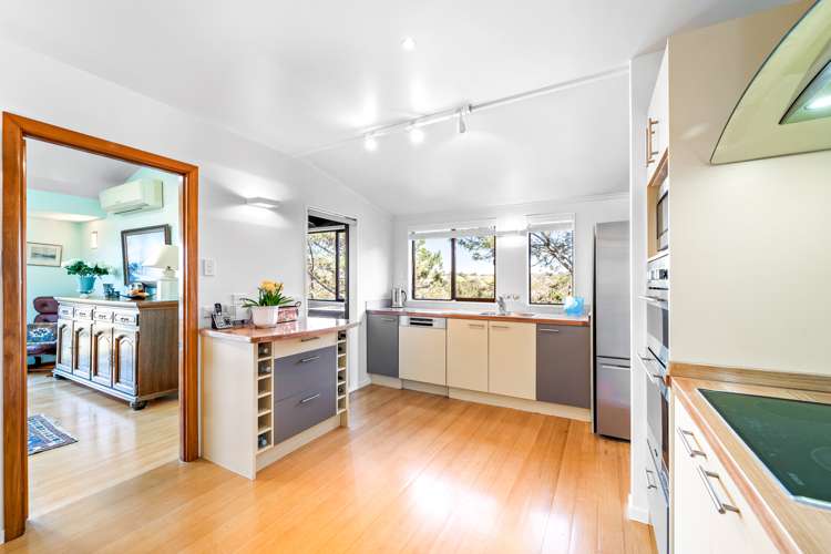 8 Clayden Drive Gulf Harbour_5