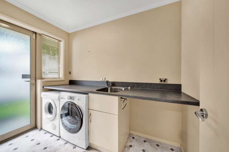 2 Orlando Close Frankleigh Park_13