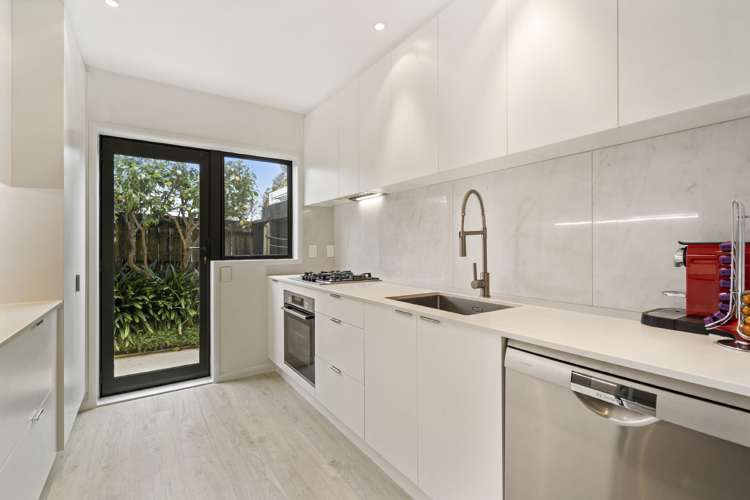 3/52 Taharoto Road Takapuna_21