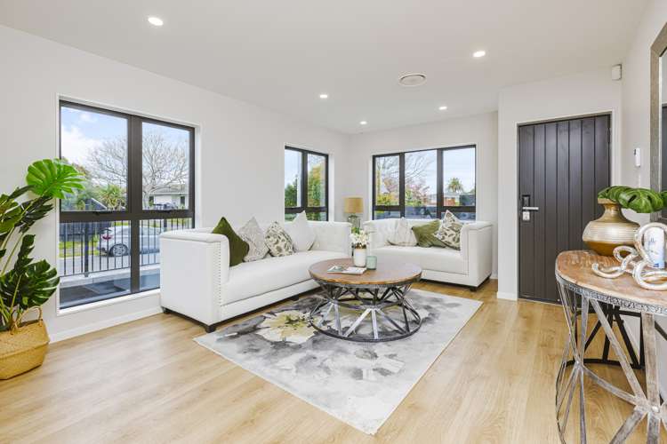 2/6 Portadown Avenue Pakuranga Heights_3