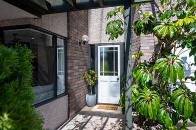 8 Bishops Close_4