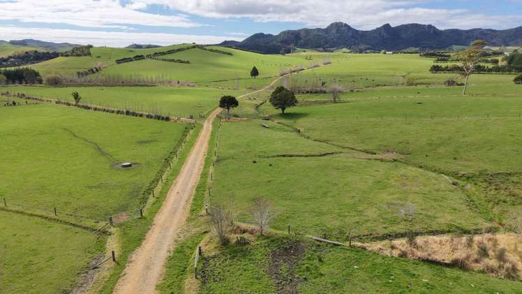 1698 State Highway 10 Totara North_12