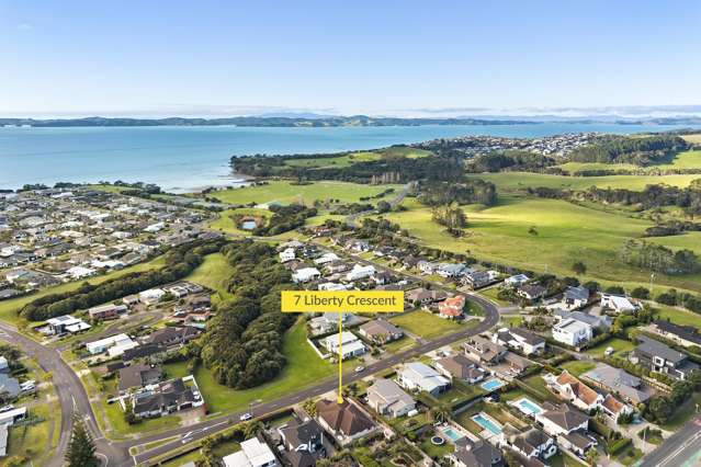 7 Liberty Crescent Beachlands_2