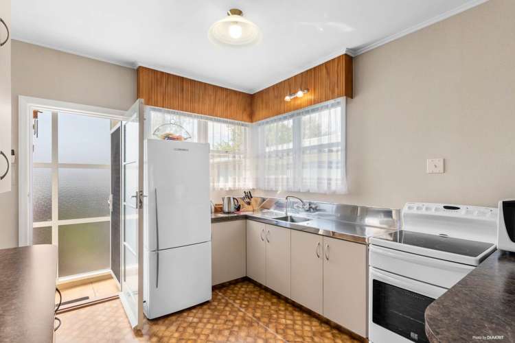 14 Geneva Place Blockhouse Bay_13