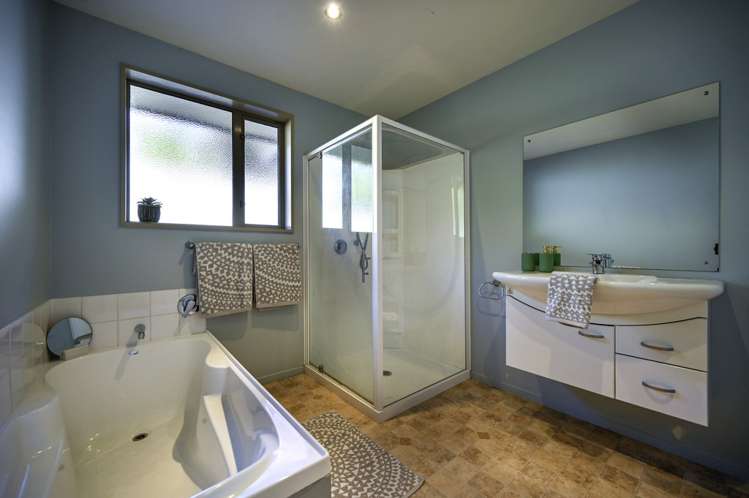 14 Essex Terrace Stoke_13