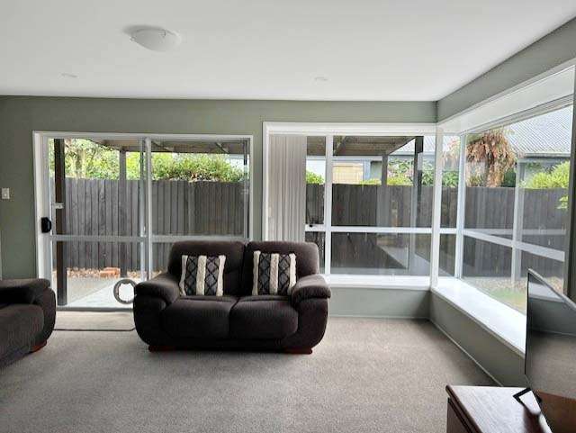 12A Melford Close 11353_3