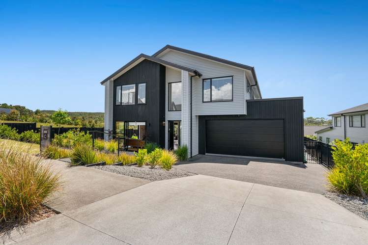 8 Kikorangi Drive Wainui_35