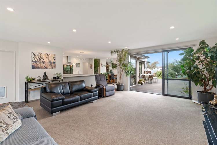 76 Rowan Avenue Aranui_1