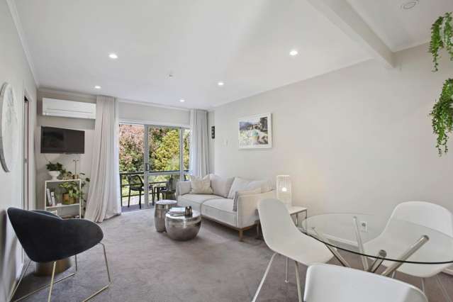 Charming Parnell Unit: Move-In Ready