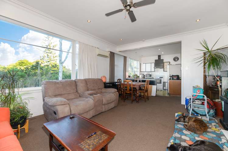 2 Fairmount Road Titirangi_9