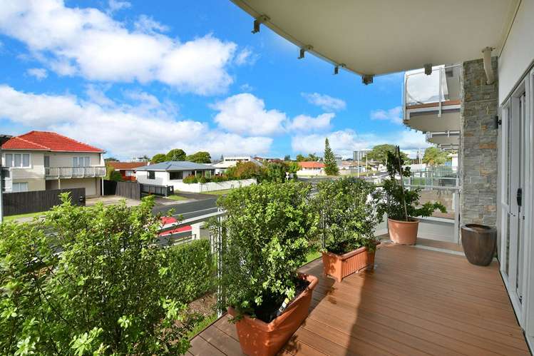 205/252 Centreway Road Orewa_2