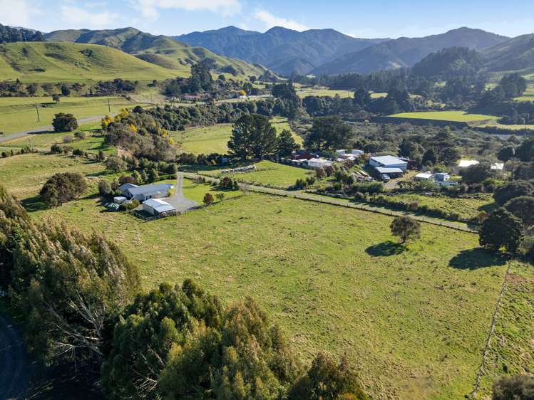 1827 State Highway 2 Tauwharenikau_35