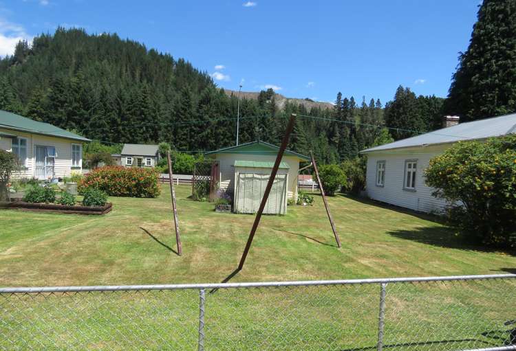10 Broadway Reefton_15