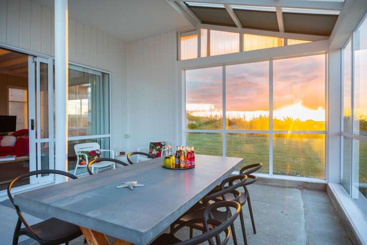 10 Marine Parade South Foxton Beach_8