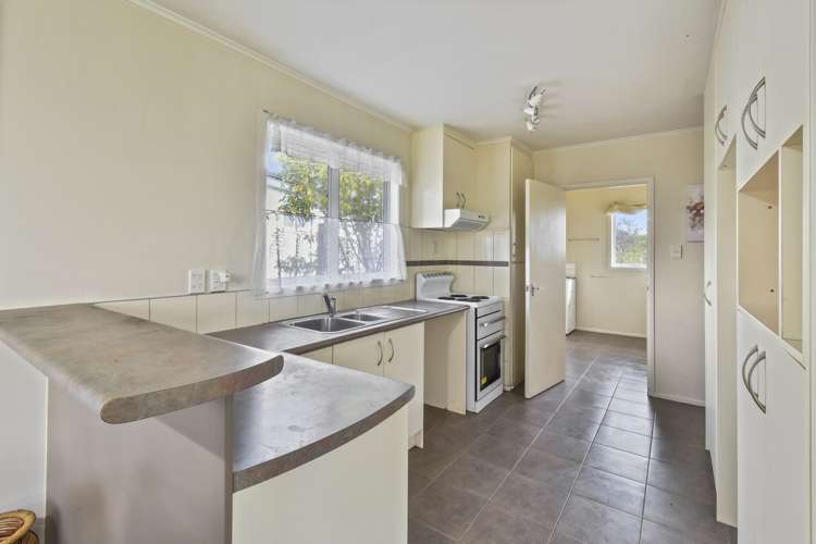 5 Hobart Crescent Wattle Downs_5