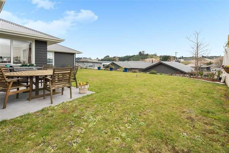 5 Ellesmere Close Pyes Pa_2