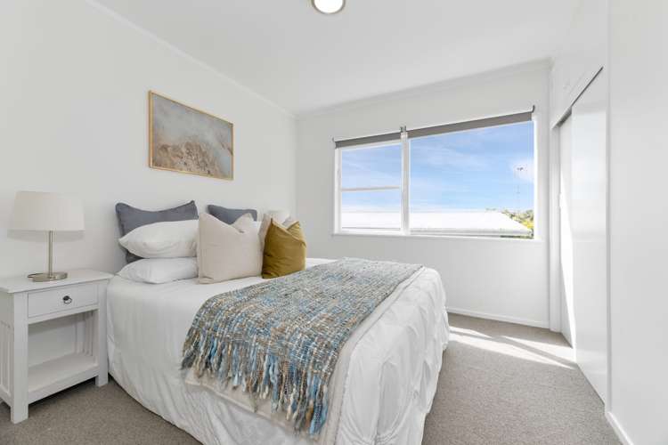 8 Hauraki Cres Pinehill_10