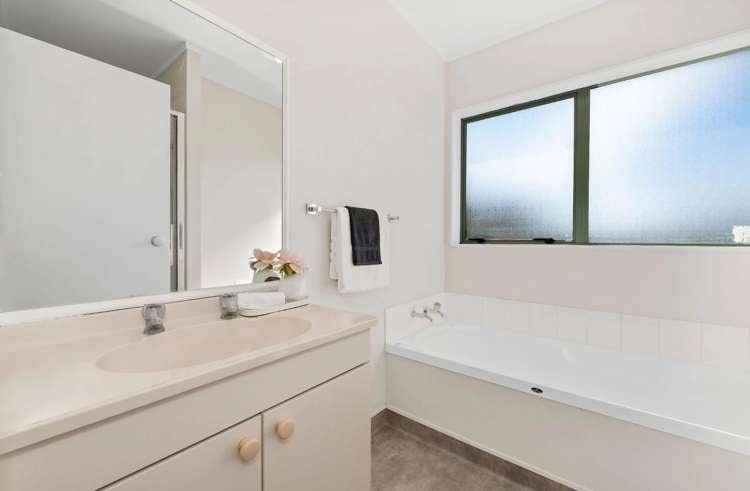 163 Te Irirangi Drive Flat Bush_12