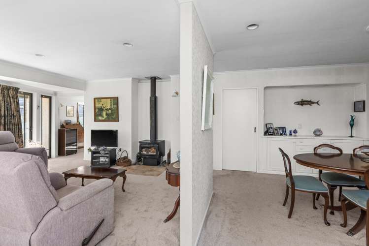 8 Bishops Close Greenmeadows_2