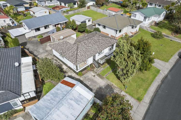 47 Thornlow Street Glendene_16